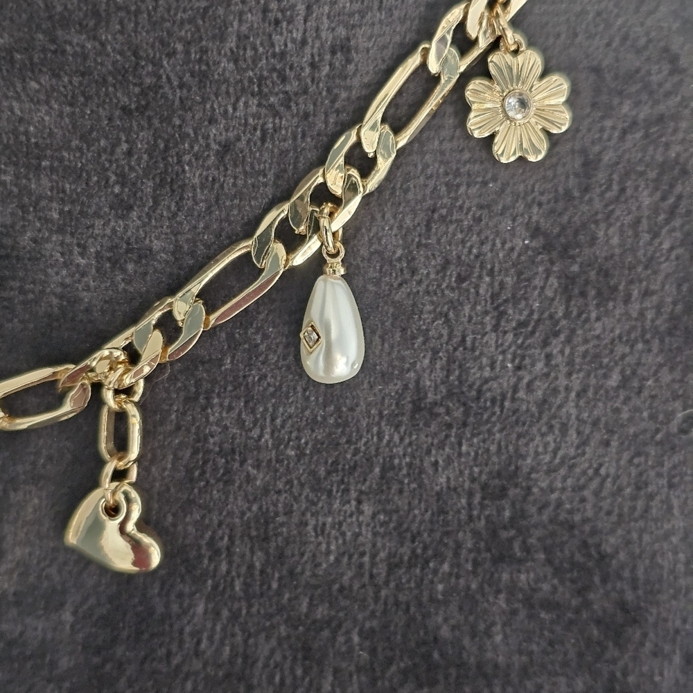 NWT On 34th Gold, Crystal, Pearl Mixed Charm Necklace Unique 18" - Picture 8 of 14